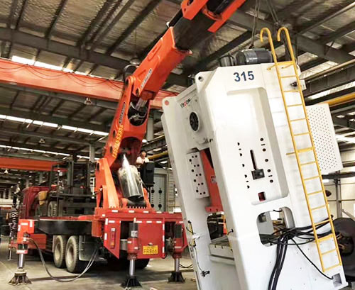 中平镇附近随车吊出租，轻松解决运输难题